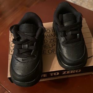 Baby/Toddler Nike Force 1 BLACK very gently used
